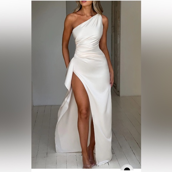 BABYBOO ARIEL MAXI DRESS- IVORY - Picture 2 of 3